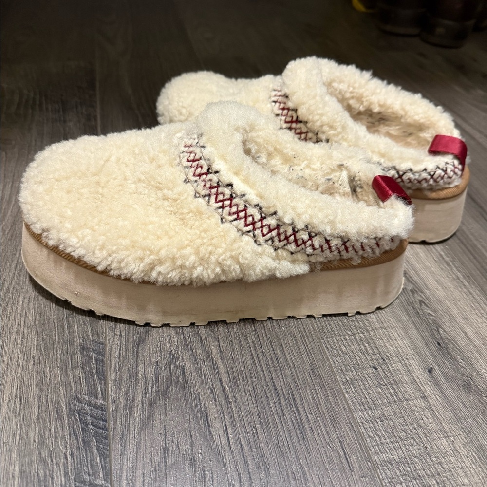 Ugg tazz platform slippers braid Sherpa size 7